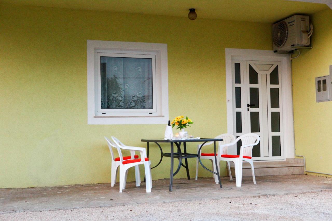 Ana Lovetovo Vodice Kültér fotó