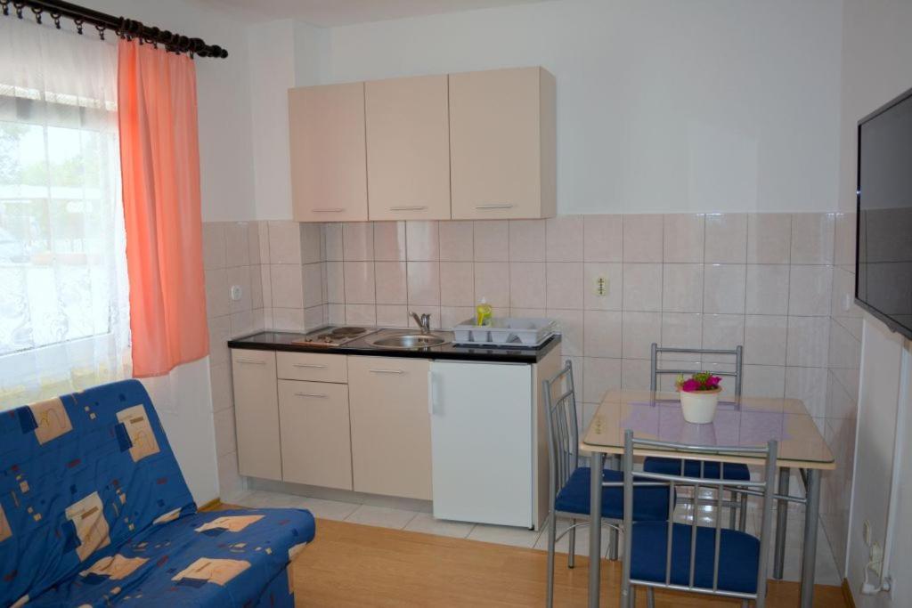 Ana Lovetovo Vodice Kültér fotó