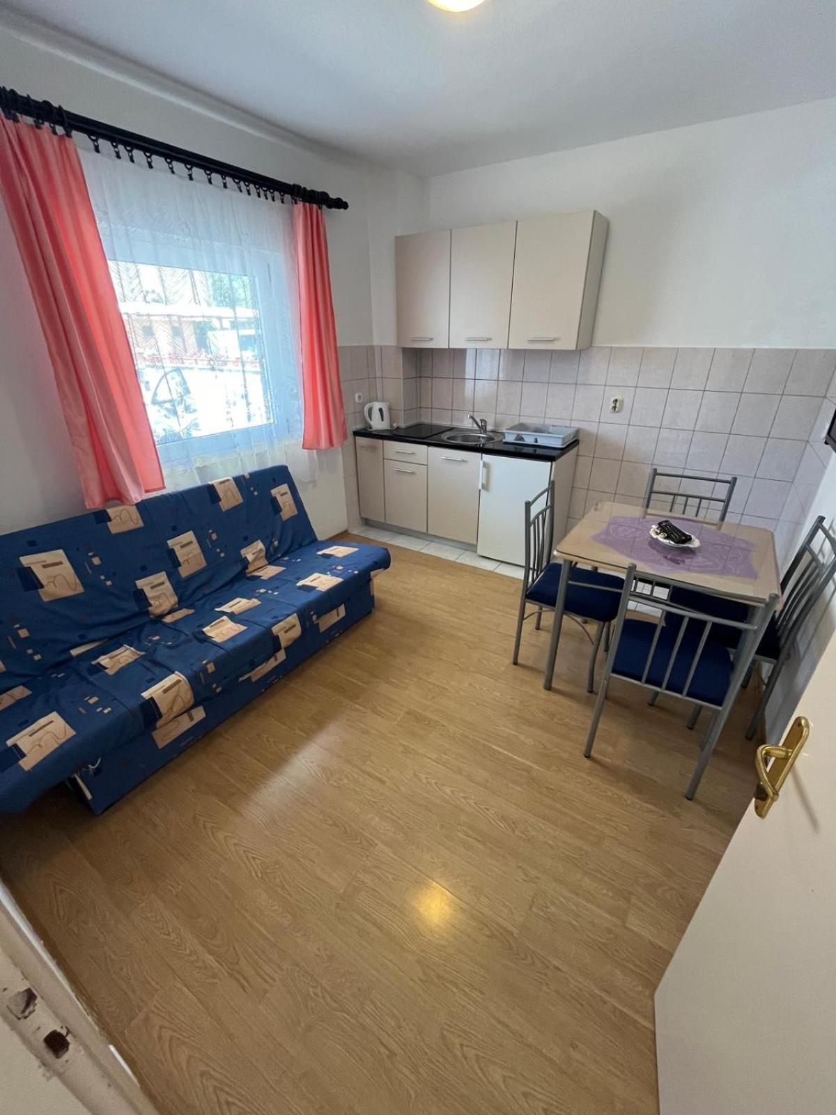 Ana Lovetovo Vodice Kültér fotó